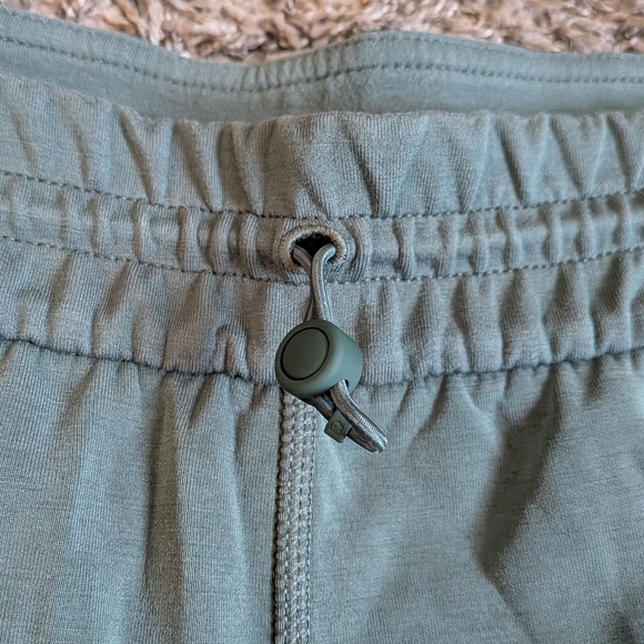 Lululemon Softstreme High-Rise Soft Green 31" Athletic Pants Sz 14 - Picture 3 of 10